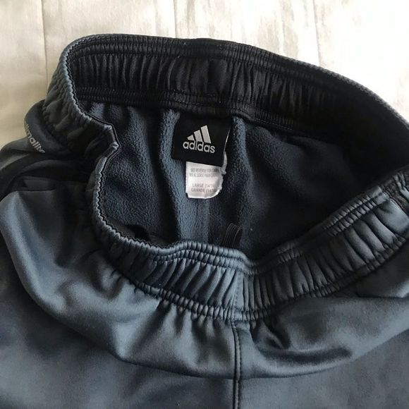 Adidas boys sports pants size 14 - Picture 2 of 2